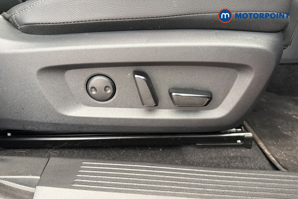 Nissan Qashqai Tekna Manual Petrol SUV - Stock Number (1680007) - 23rd supplementary image