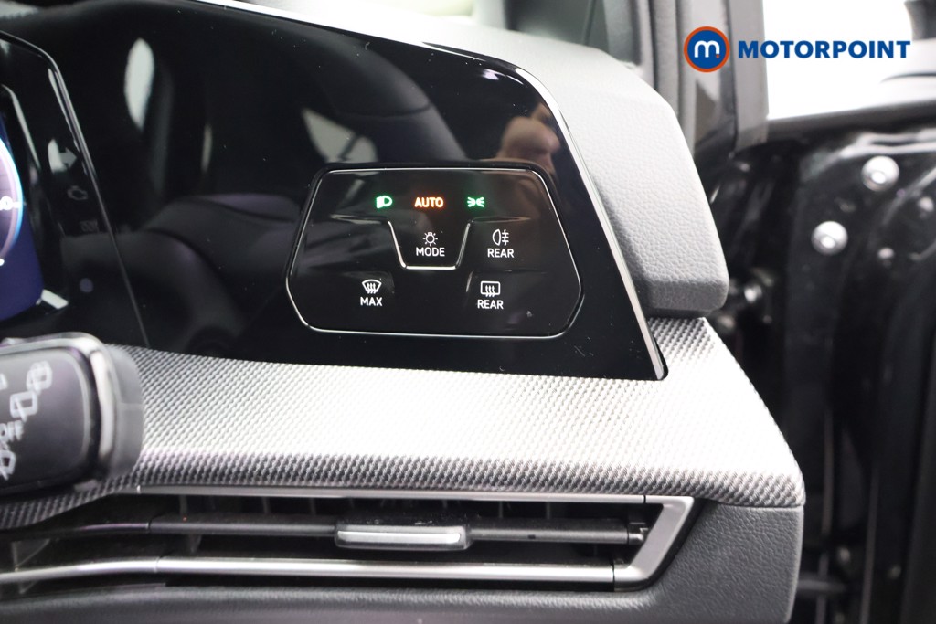 Volkswagen Golf R-Line Automatic Petrol Hatchback - Stock Number (1680363) - 7th supplementary image