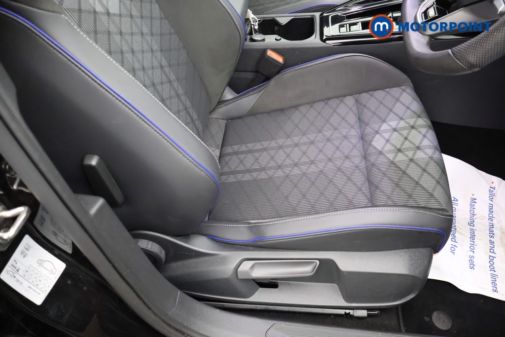 Volkswagen Golf R-Line Automatic Petrol Hatchback - Stock Number (1680363) - 17th supplementary image