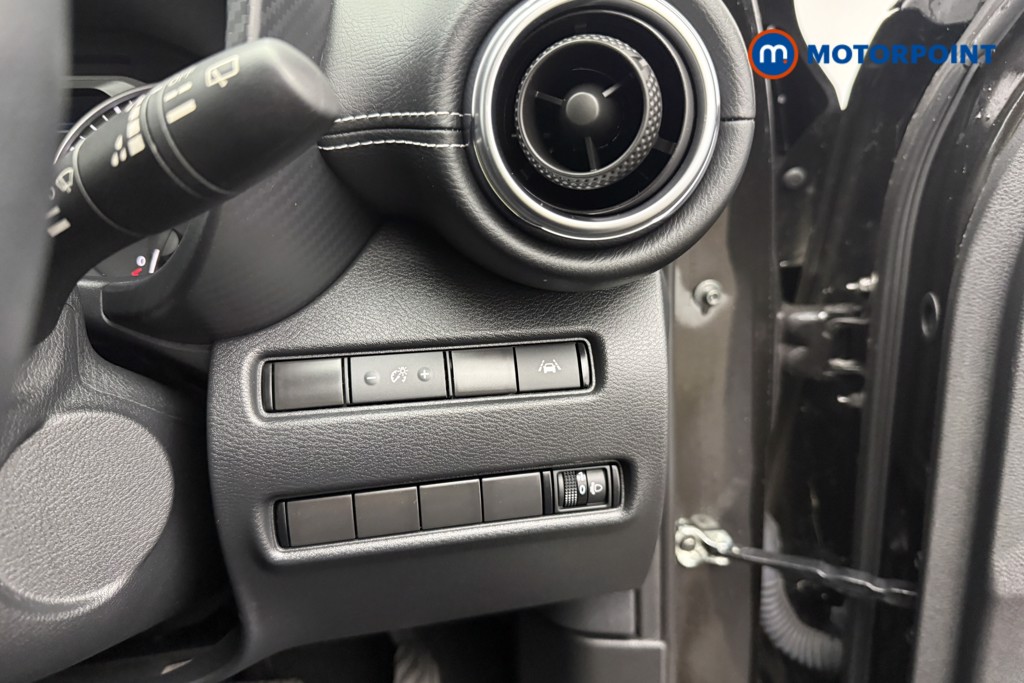 Nissan Juke N-Connecta Automatic Petrol-Electric Hybrid SUV - Stock Number (1666947) - 18th supplementary image