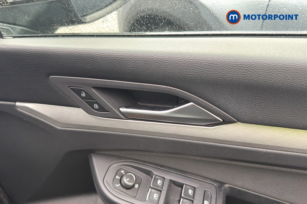 Volkswagen Golf Life Manual Petrol Hatchback - Stock Number (1671942) - 2nd supplementary image