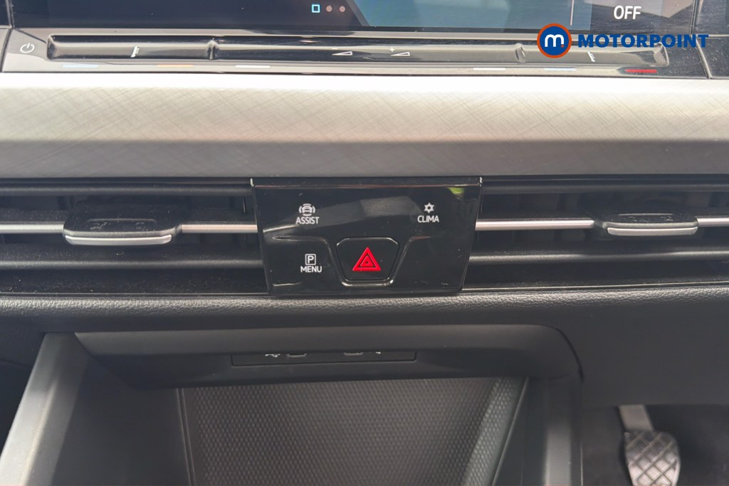 Volkswagen Golf Life Manual Petrol Hatchback - Stock Number (1671942) - 12th supplementary image