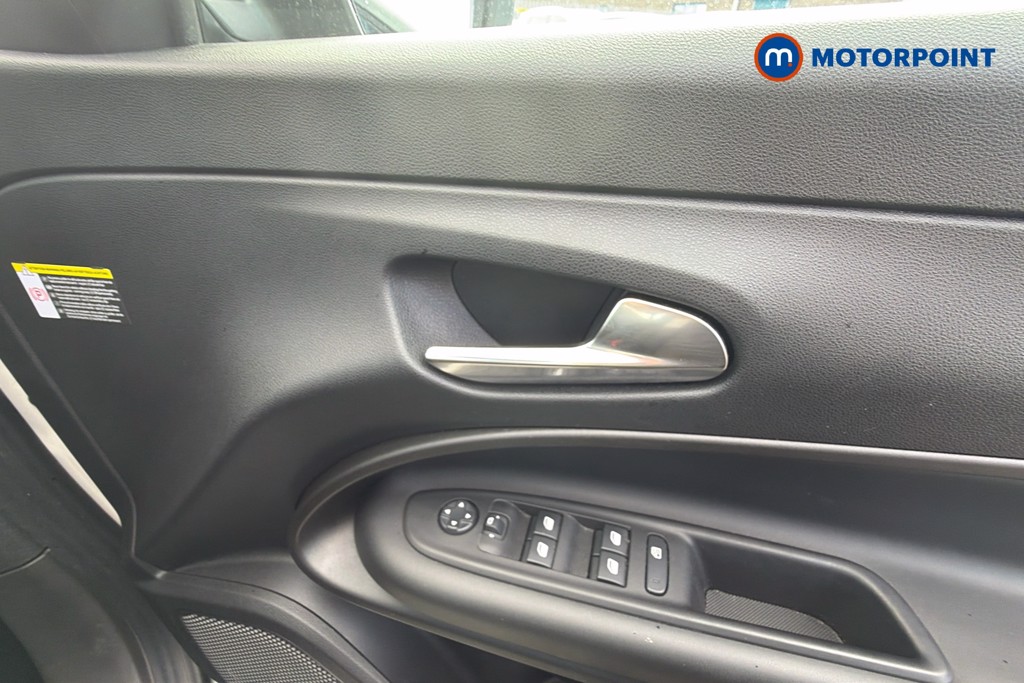 Jeep Avenger Altitude Manual Petrol SUV - Stock Number (1672038) - 3rd supplementary image
