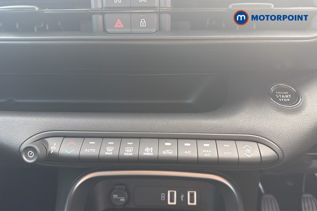 Jeep Avenger Altitude Manual Petrol SUV - Stock Number (1672038) - 13th supplementary image