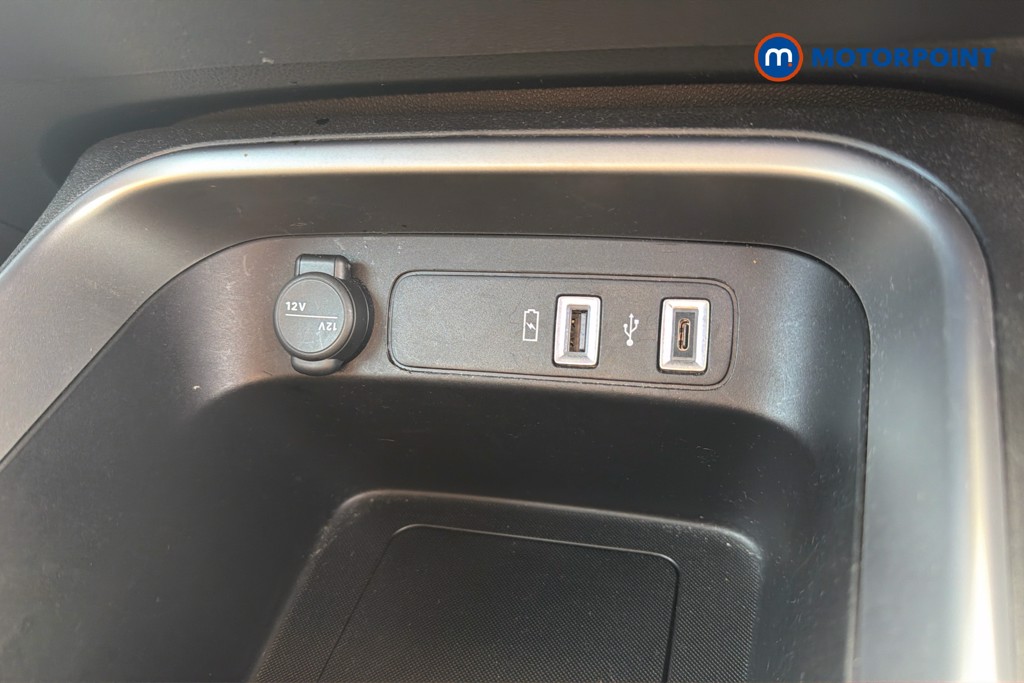 Jeep Avenger Altitude Manual Petrol SUV - Stock Number (1672038) - 14th supplementary image