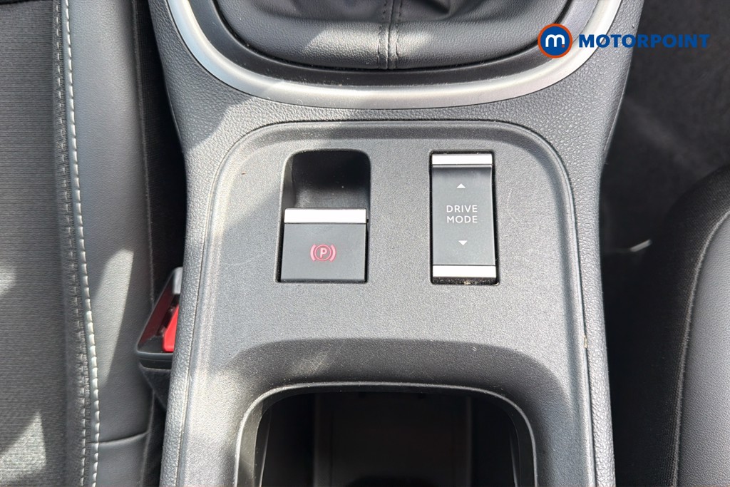 Jeep Avenger Altitude Manual Petrol SUV - Stock Number (1672038) - 16th supplementary image