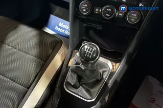 Volkswagen T-Roc SEL Manual Petrol SUV - Stock Number (1672591) - 15th supplementary image