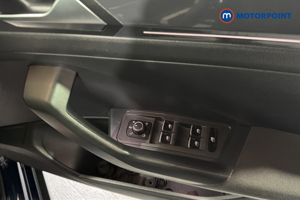 Volkswagen T-Roc SEL Manual Petrol SUV - Stock Number (1672591) - 19th supplementary image