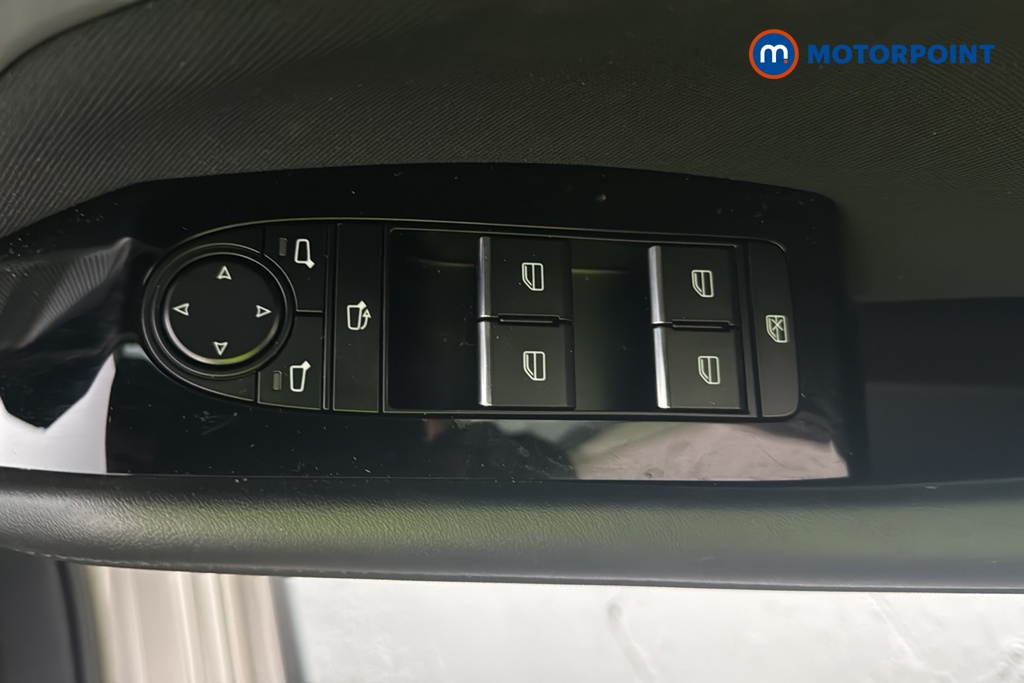 Mazda 3 Exclusive-Line Automatic Petrol Hatchback - Stock Number (1672731) - 19th supplementary image