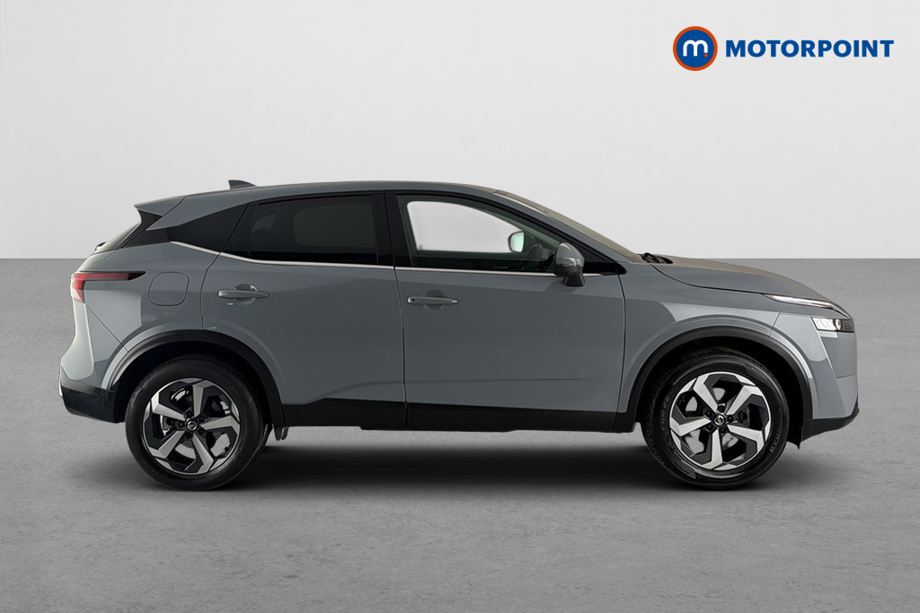 Nissan Qashqai N-Connecta Automatic Petrol SUV - Stock Number (1673155) - Passenger side