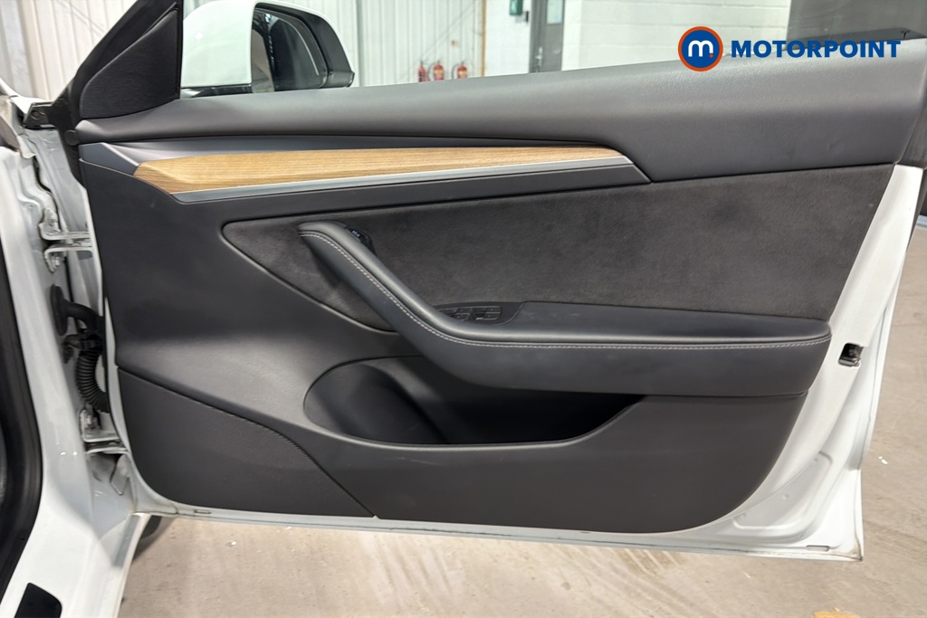 Tesla Model 3 Long Range Automatic Electric Saloon - Stock Number (1675022) - 18th supplementary image