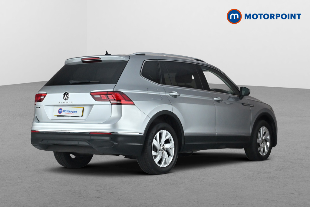 Volkswagen Tiguan Allspace Life Automatic Petrol SUV - Stock Number (1675756) - Passenger side rear corner