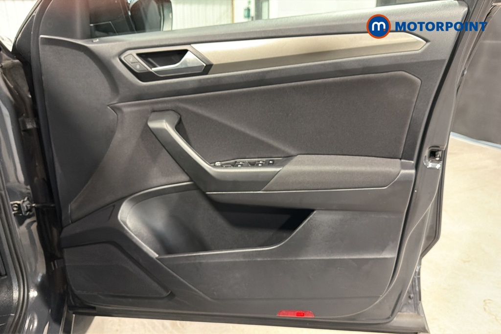 Volkswagen T-Roc SE Manual Petrol SUV - Stock Number (1676380) - 18th supplementary image