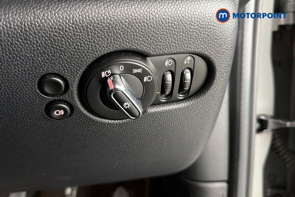 Mini Hatchback Cooper Classic Manual Petrol Hatchback - Stock Number (1676443) - 11th supplementary image