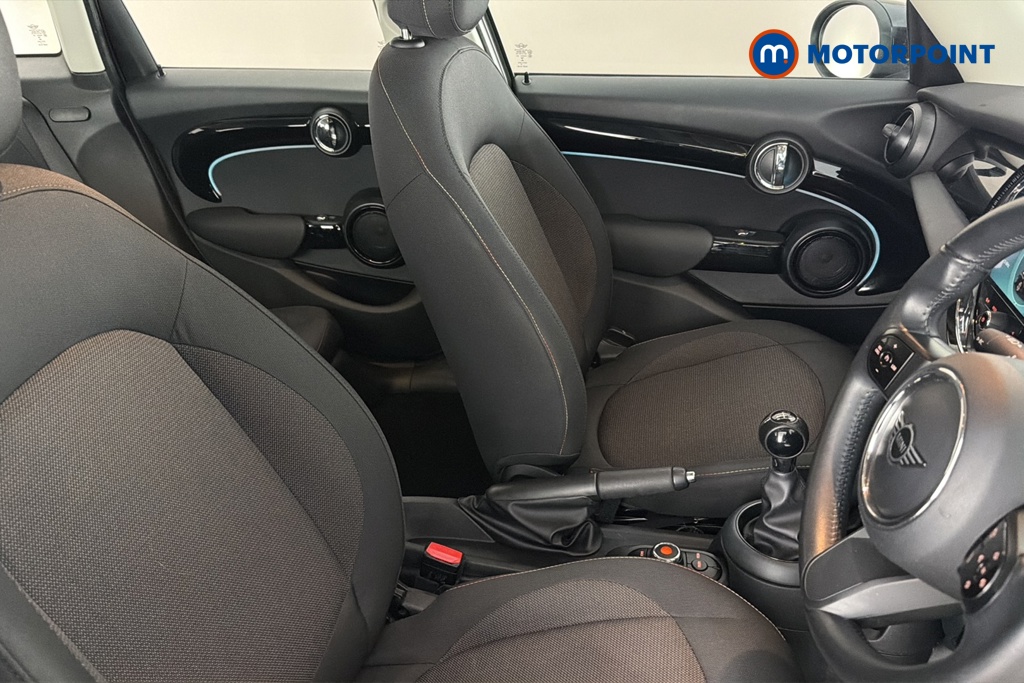 Mini Hatchback Cooper Classic Manual Petrol Hatchback - Stock Number (1676443) - 22nd supplementary image