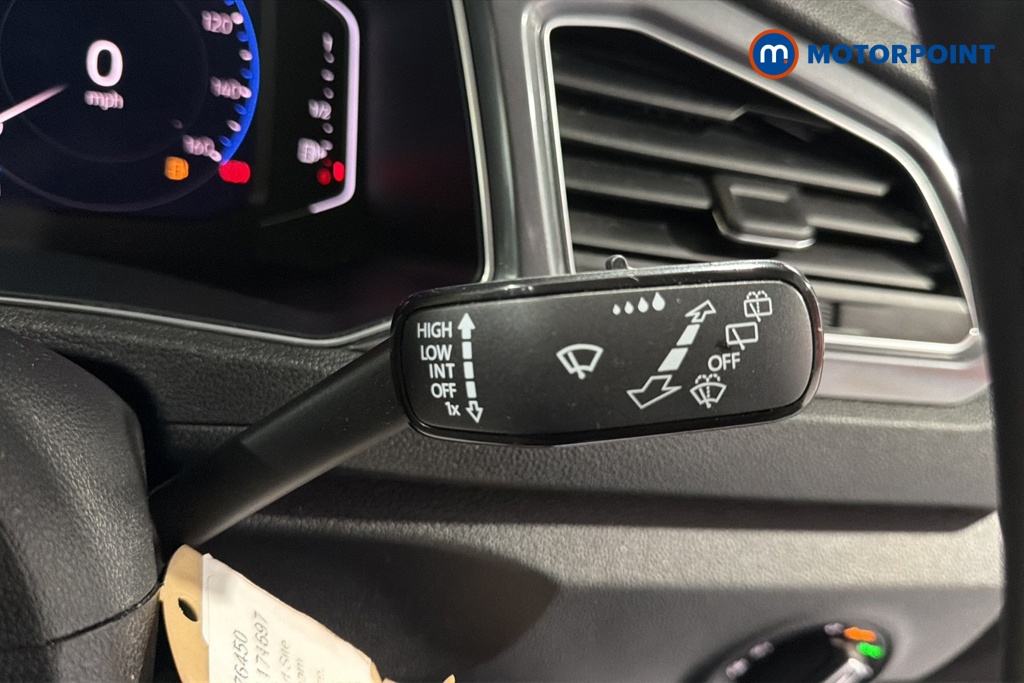 Volkswagen T-Roc SEL Automatic Petrol SUV - Stock Number (1676450) - 6th supplementary image