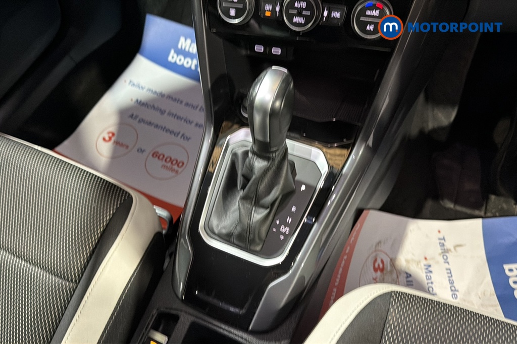 Volkswagen T-Roc SEL Automatic Petrol SUV - Stock Number (1676450) - 15th supplementary image