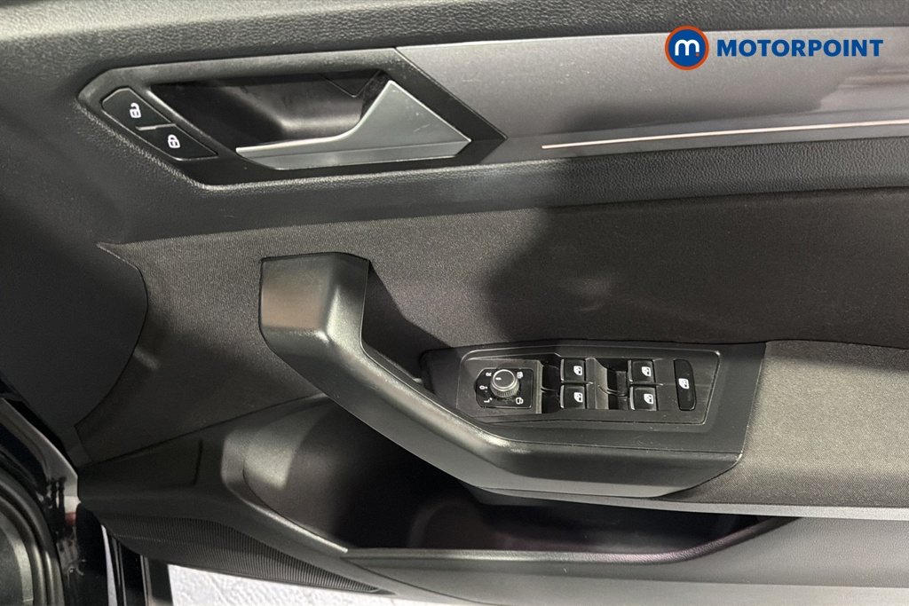 Volkswagen T-Roc SEL Automatic Petrol SUV - Stock Number (1676450) - 19th supplementary image