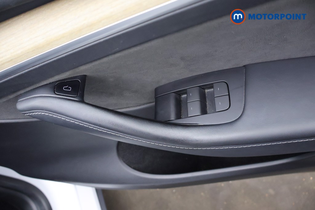 Tesla Model Y Long Range Automatic Electric SUV - Stock Number (1676593) - 22nd supplementary image