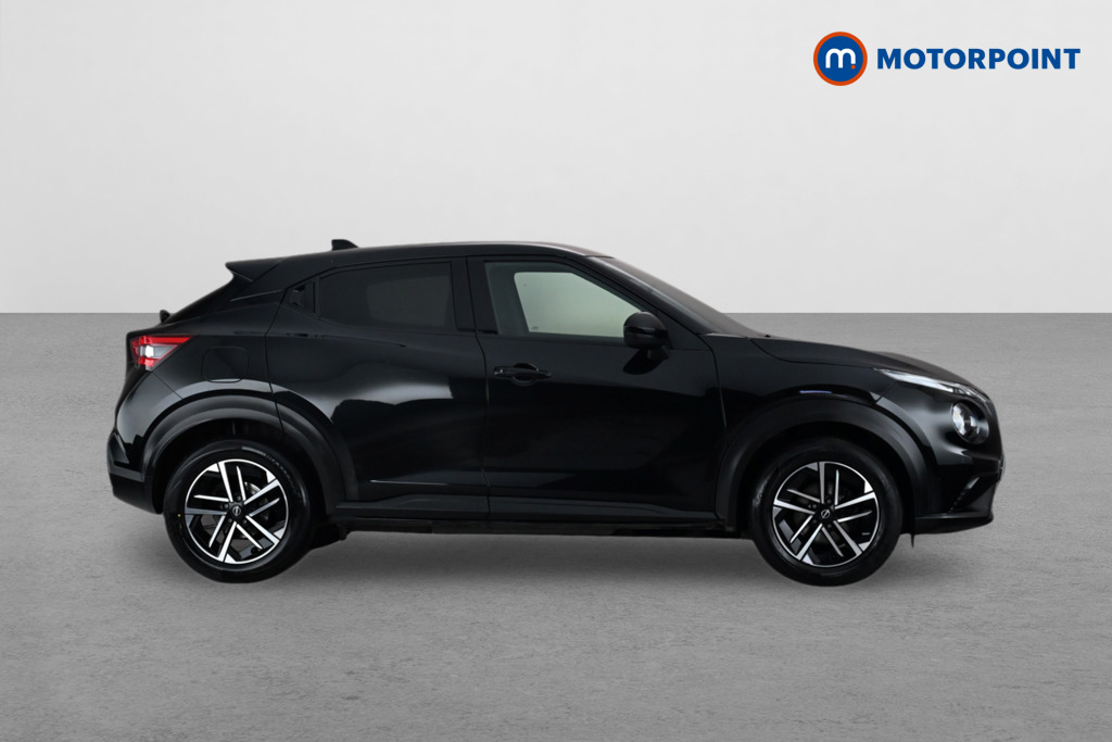 Nissan Juke N-Connecta Manual Petrol SUV - Stock Number (1676775) - Drivers side