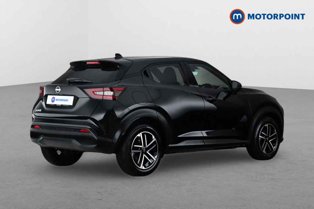 Nissan Juke N-Connecta Manual Petrol SUV - Stock Number (1676775) - Drivers side rear corner