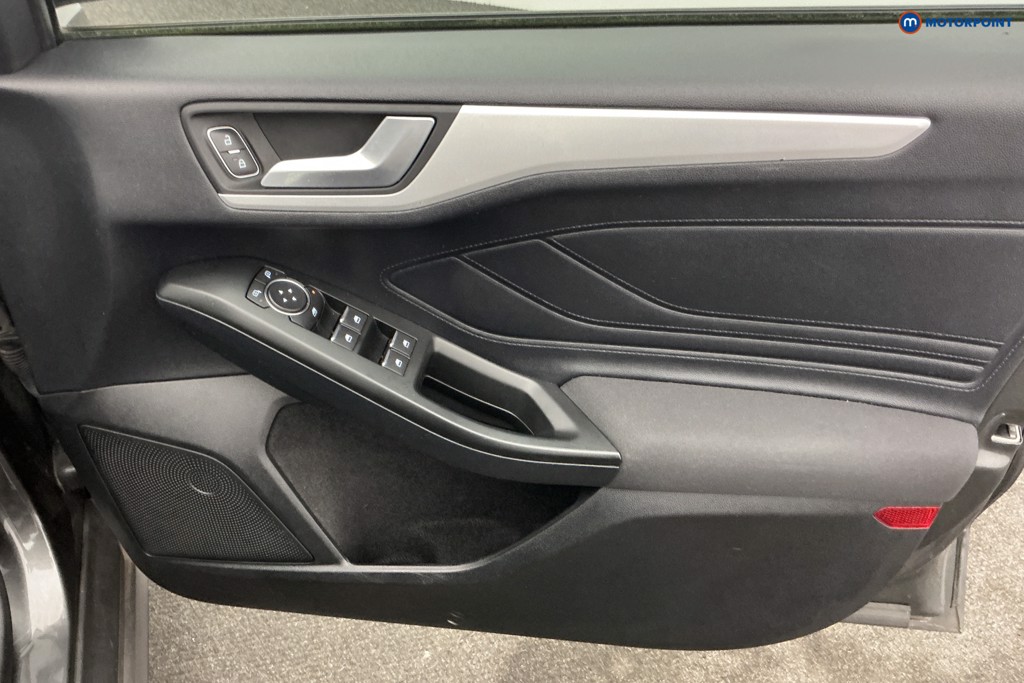 Ford Focus Zetec Manual Petrol Hatchback - Stock Number (1677120) - 26th supplementary image
