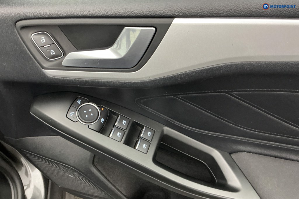 Ford Focus Zetec Manual Petrol Hatchback - Stock Number (1677120) - 27th supplementary image