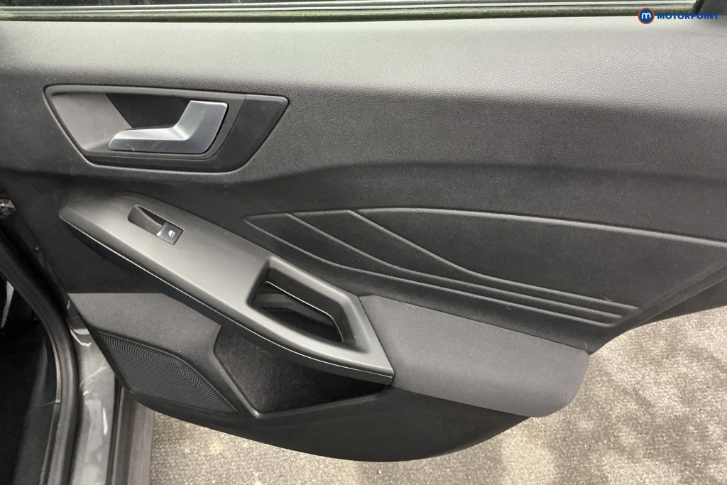 Ford Focus Zetec Manual Petrol Hatchback - Stock Number (1677120) - 28th supplementary image