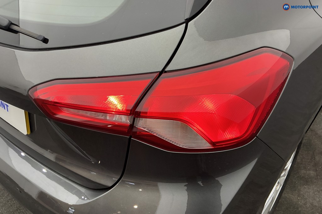 Ford Focus Zetec Manual Petrol Hatchback - Stock Number (1677120) - 32nd supplementary image