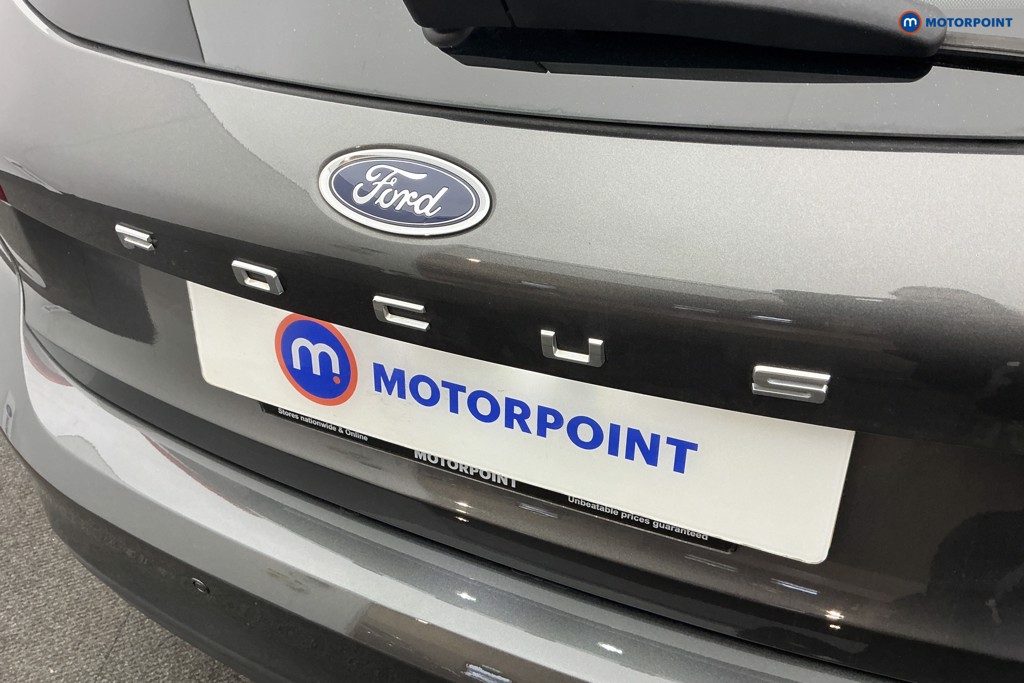 Ford Focus Zetec Manual Petrol Hatchback - Stock Number (1677120) - 33rd supplementary image