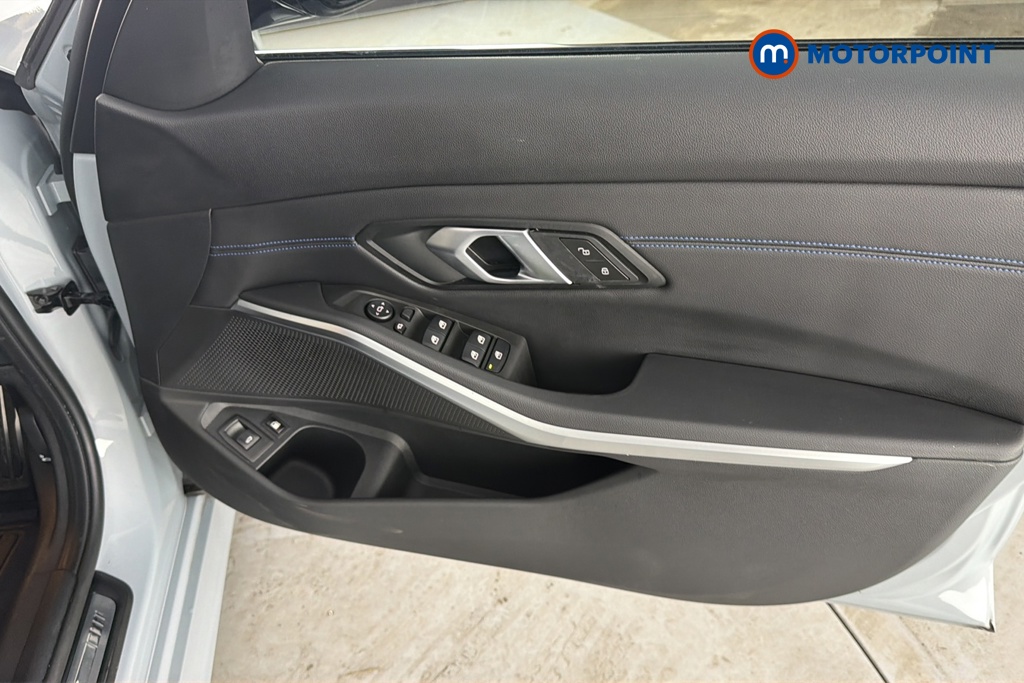 BMW 3 Series M Sport Automatic Petrol Plug-In Hybrid Estate - Stock Number (1677624) - 18th supplementary image