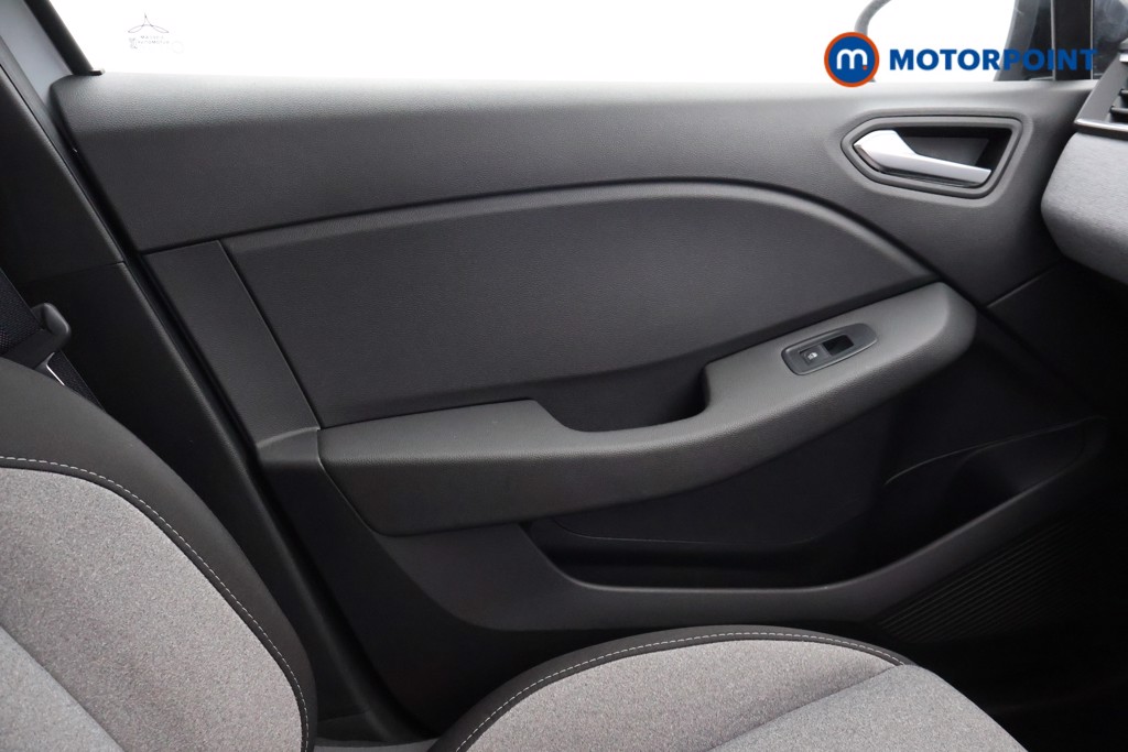 Renault Clio Evolution Manual Petrol Hatchback - Stock Number (1677839) - 12th supplementary image