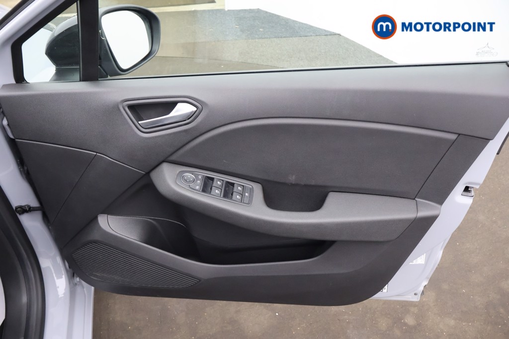 Renault Clio Evolution Manual Petrol Hatchback - Stock Number (1677839) - 18th supplementary image