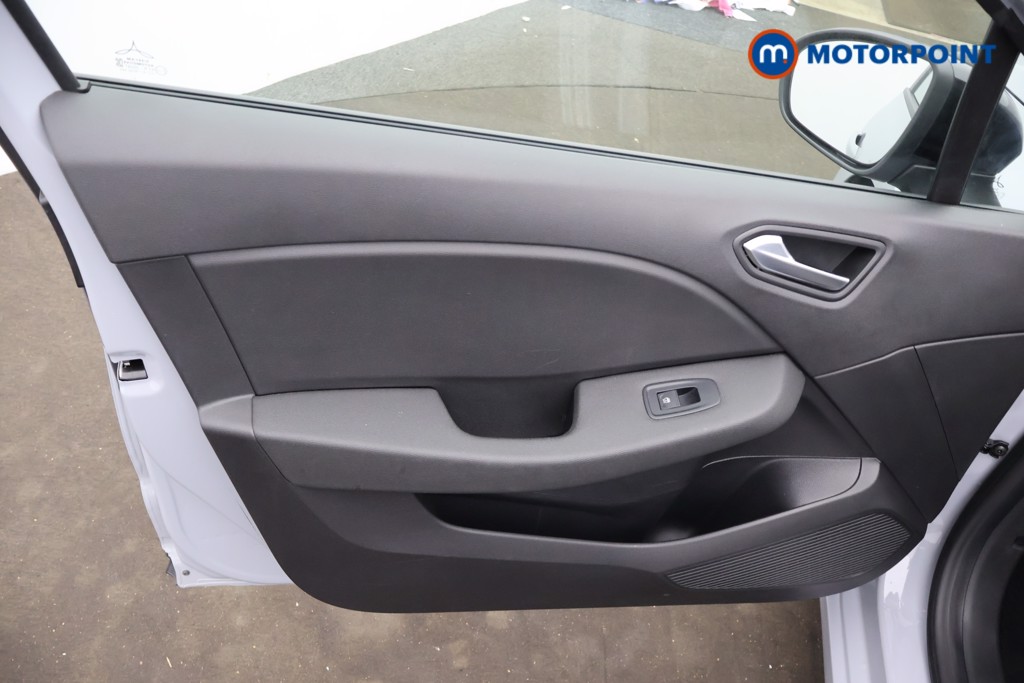 Renault Clio Evolution Manual Petrol Hatchback - Stock Number (1677839) - 31st supplementary image