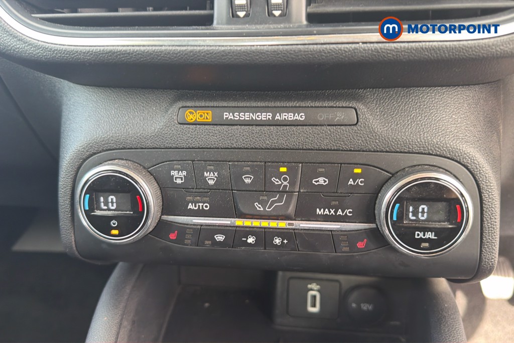Ford Focus Titanium Manual Petrol Hatchback - Stock Number (1678280) - 13th supplementary image