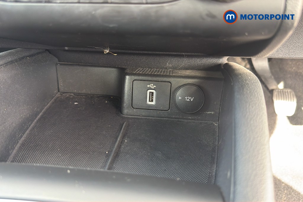 Ford Focus Titanium Manual Petrol Hatchback - Stock Number (1678280) - 14th supplementary image