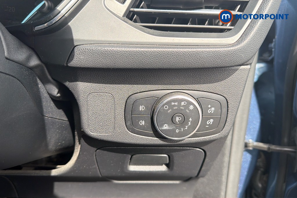 Ford Focus Titanium Manual Petrol Hatchback - Stock Number (1678280) - 17th supplementary image
