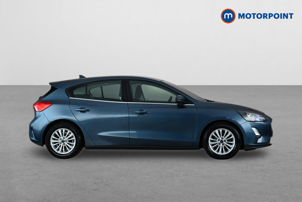 Ford Focus Titanium Manual Petrol Hatchback - Stock Number (1678280) - Drivers side