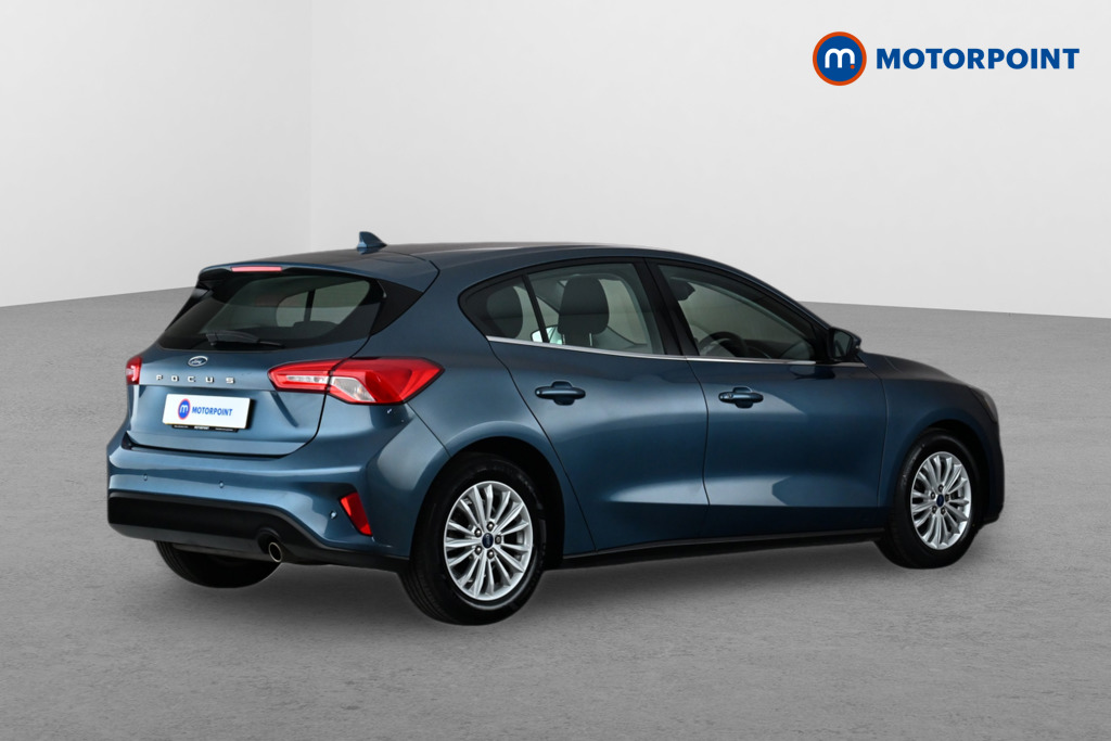 Ford Focus Titanium Manual Petrol Hatchback - Stock Number (1678280) - Drivers side rear corner