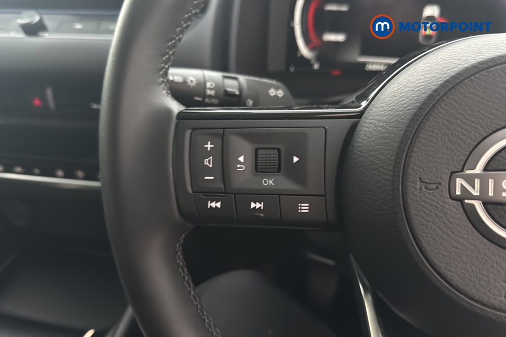 Nissan Qashqai N-Connecta Manual Petrol SUV - Stock Number (1678995) - 4th supplementary image
