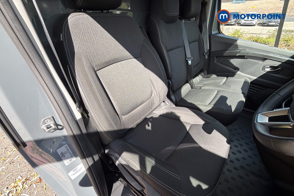 Renault Trafic Extra Sport Automatic Diesel Panel Van - Stock Number (1679184) - 9th supplementary image