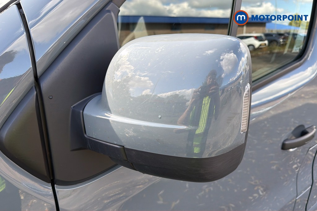 Renault Trafic Extra Sport Automatic Diesel Panel Van - Stock Number (1679184) - 40th supplementary image
