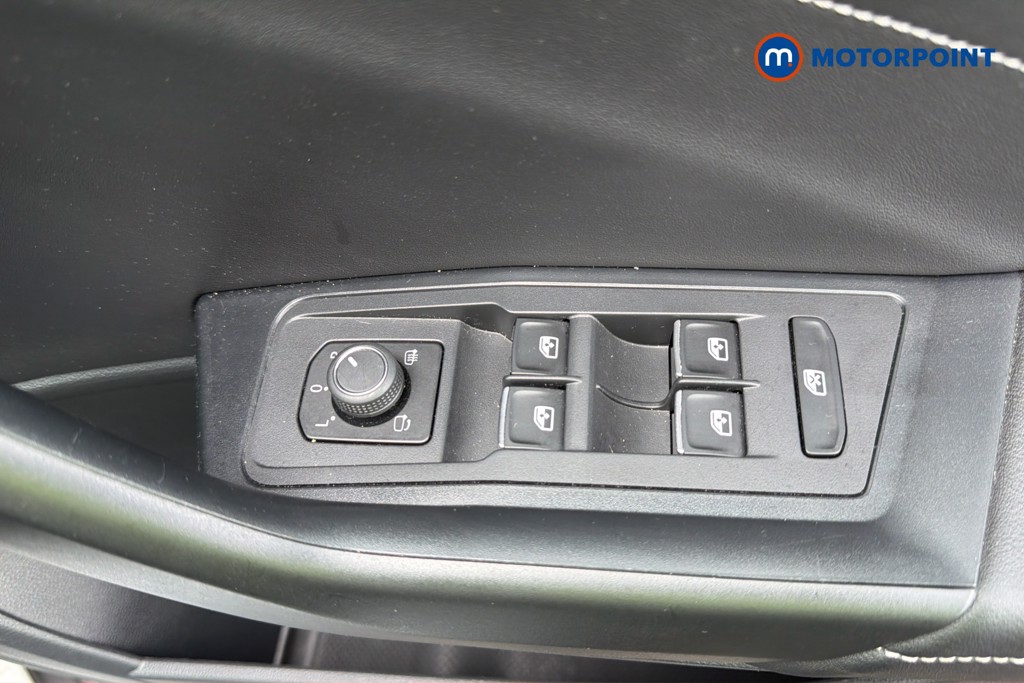 Volkswagen T-Roc Style Manual Petrol SUV - Stock Number (1679433) - 3rd supplementary image