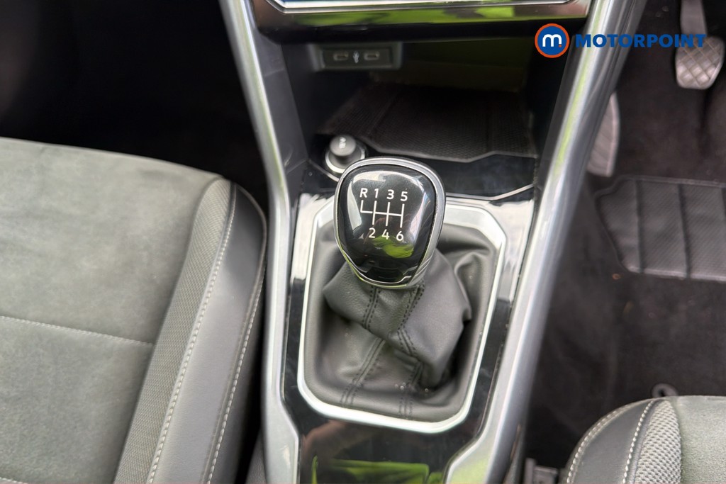 Volkswagen T-Roc Style Manual Petrol SUV - Stock Number (1679433) - 14th supplementary image