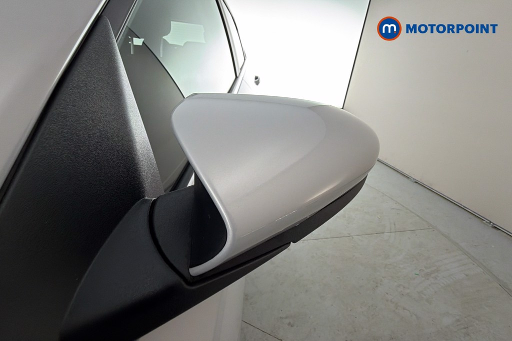 Hyundai I20 Premium Automatic Petrol Hatchback - Stock Number (1680338) - 43rd supplementary image