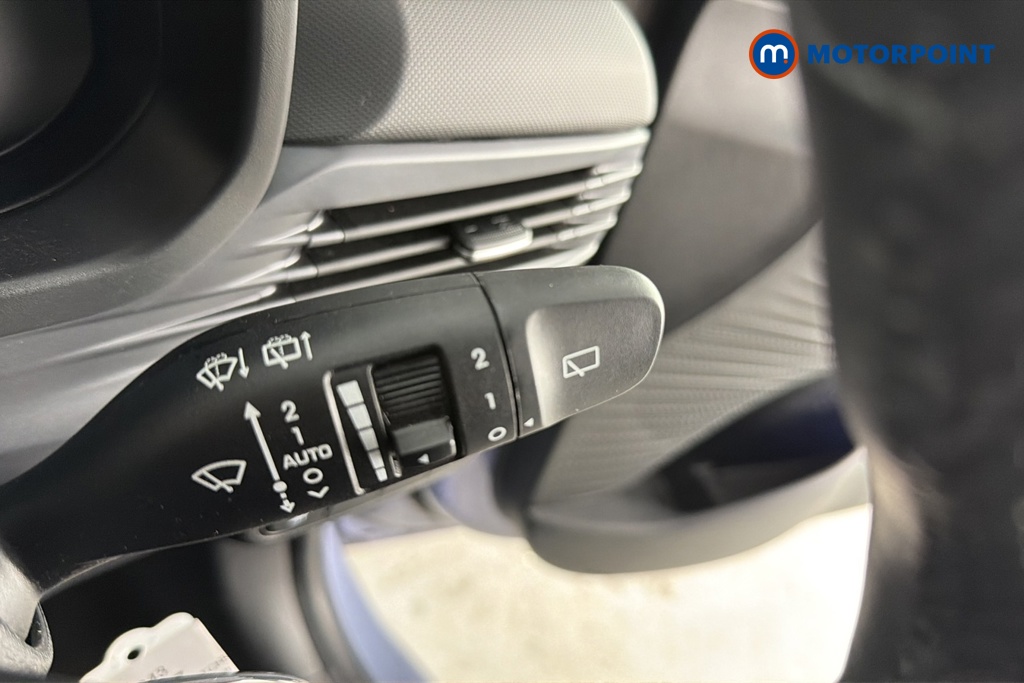 Hyundai I20 Premium Automatic Petrol Hatchback - Stock Number (1680343) - 6th supplementary image
