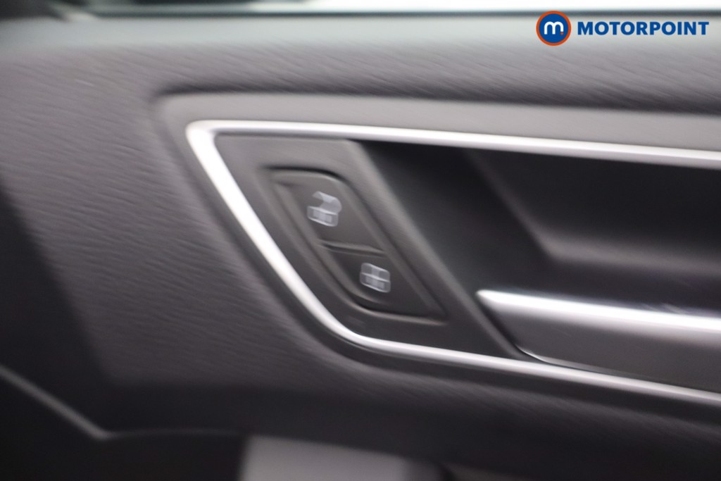 Volkswagen Touran SEL Automatic Petrol People Carrier - Stock Number (1680383) - 11th supplementary image