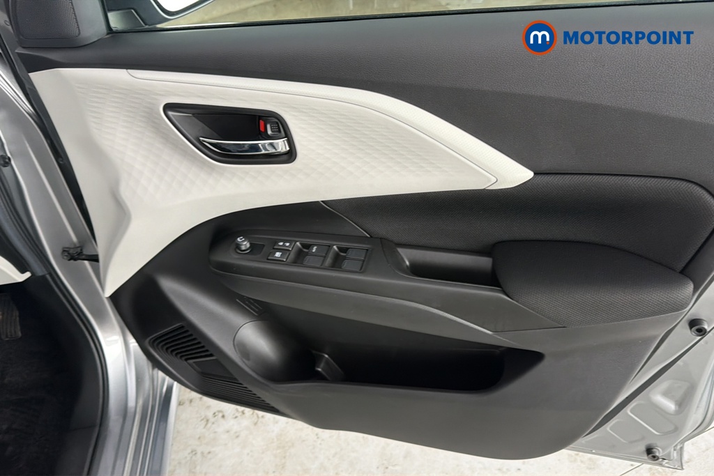 Suzuki Swift Motion Manual Petrol Hatchback - Stock Number (1680725) - 18th supplementary image