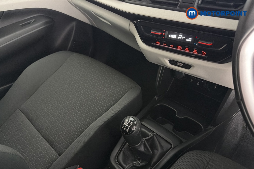 Suzuki Swift Motion Manual Petrol Hatchback - Stock Number (1680727) - 15th supplementary image