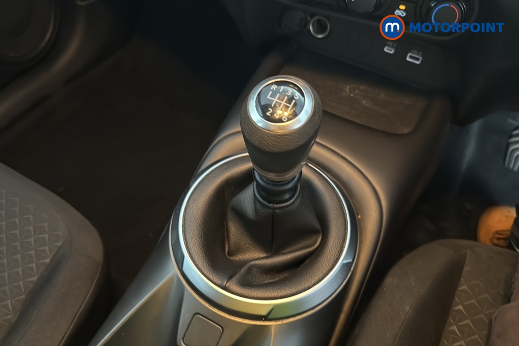 Nissan Juke Acenta Premium Manual Petrol SUV - Stock Number (1667602) - 15th supplementary image